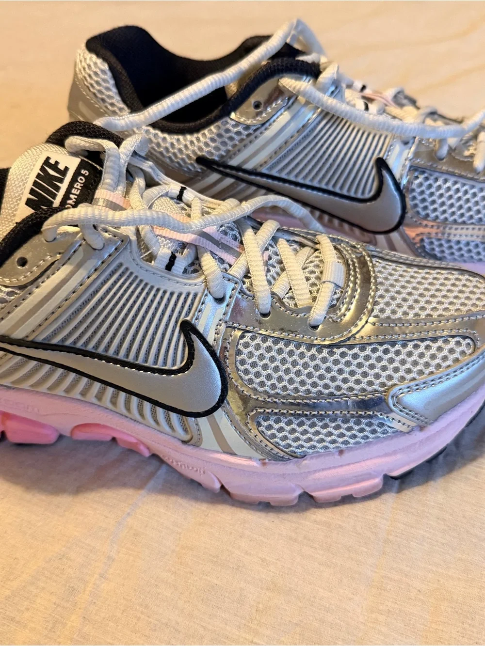 Nike Women’s Zoom Vomero 5